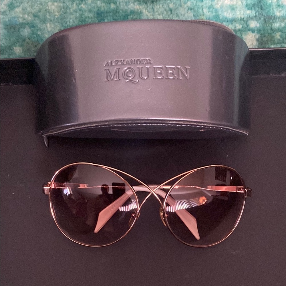 Vintage- Alexander McQueen Rose Gold Aviator Sunglasses